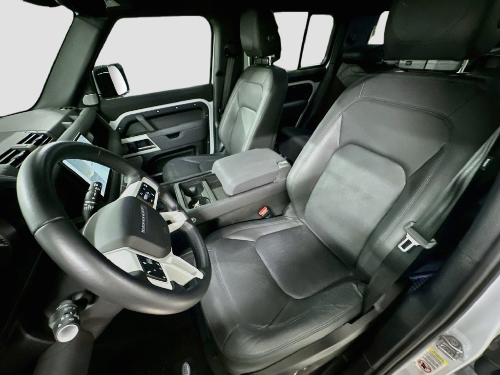 Used 2023 Land Rover Defender 130 SE AWD/4WD image 5