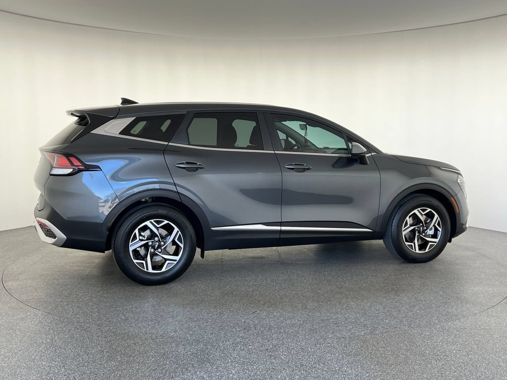 Used 2023 Kia Sportage LX FWD image 3