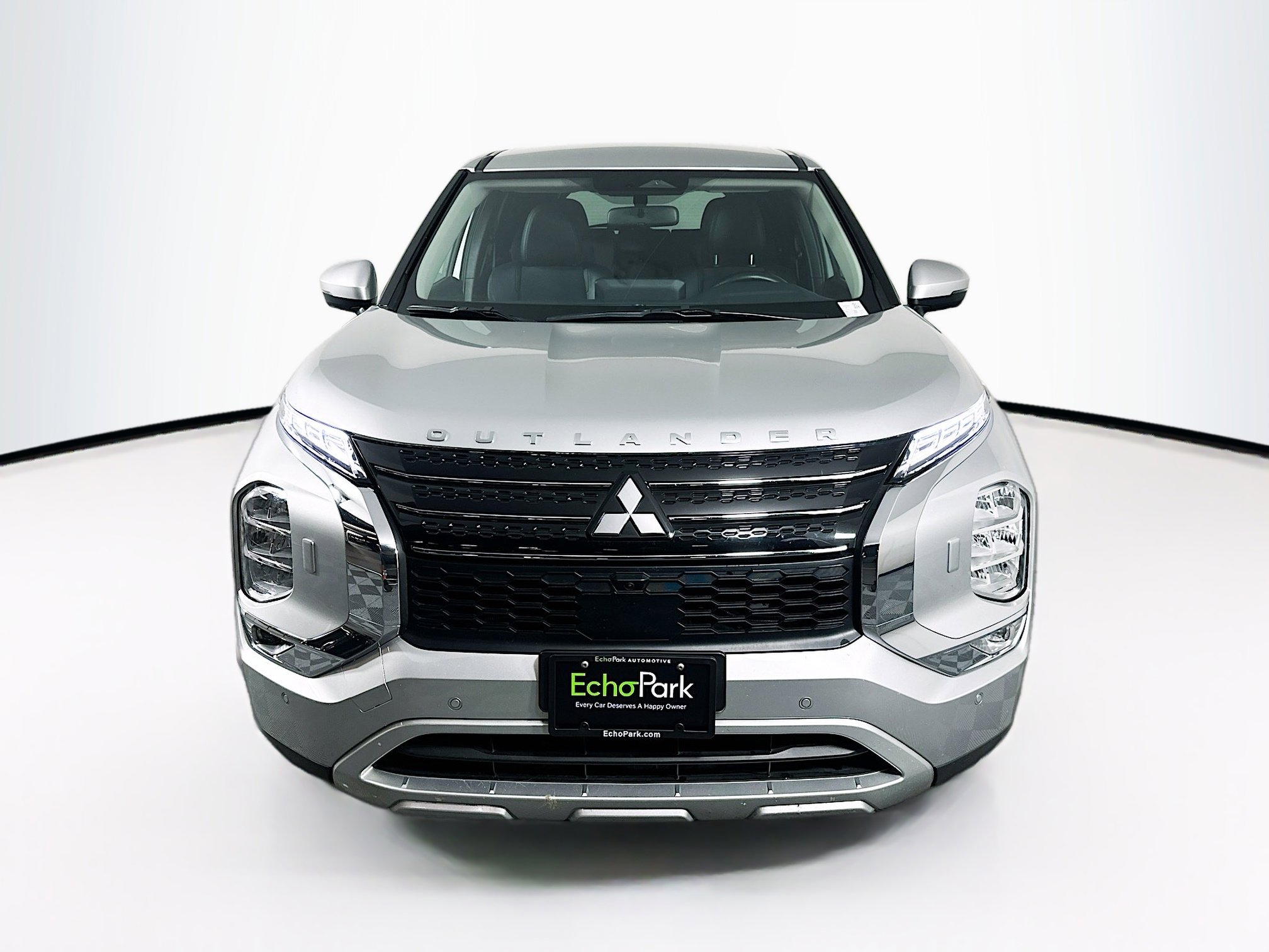 Used 2024 Mitsubishi Outlander 4WD Plug-In Hybrid image 2