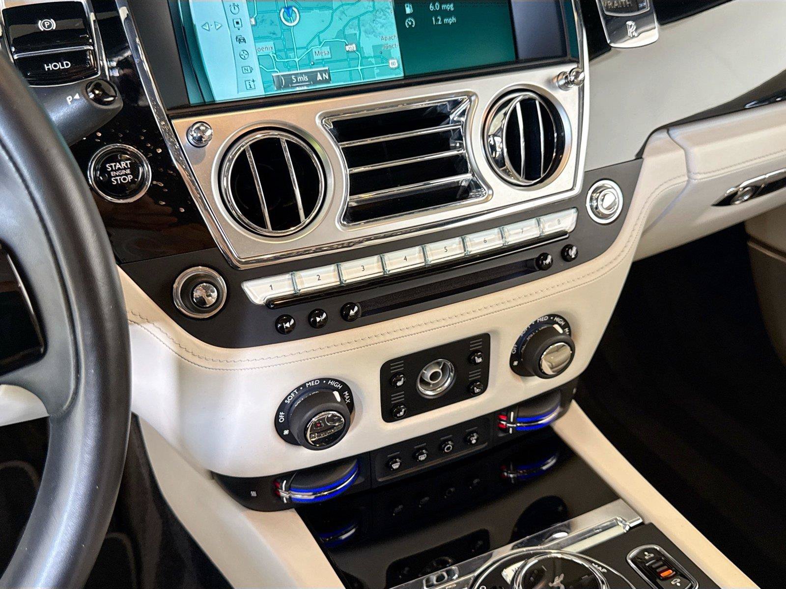 Used 2016 Rolls-Royce Wraith RWD image 21
