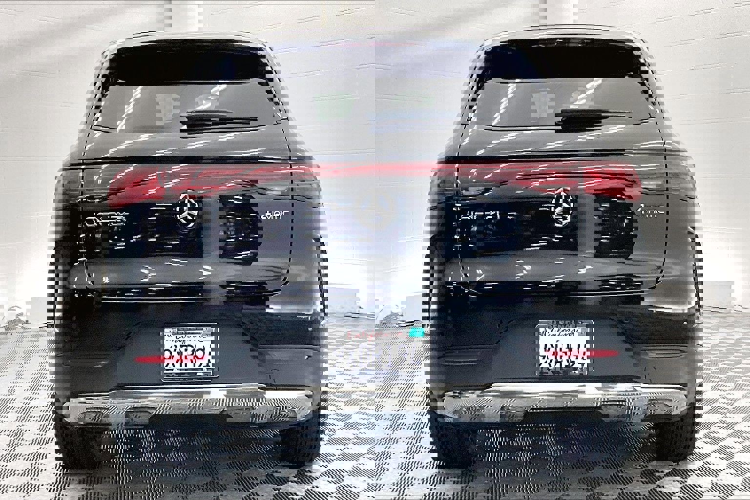 Used 2026 Mercedes-Benz EQE 320 4MATIC SUV image 3