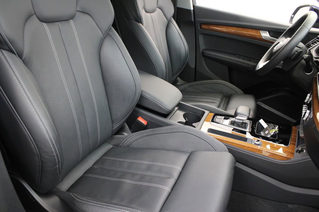 Used 2023 Audi Q5 2.0T Premium Plus w/ Premium Plus Package AWD/4WD image 25