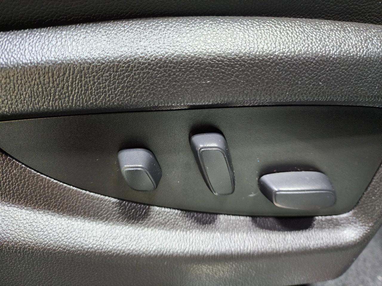 Used 2019 Chevrolet Silverado 2500 LTZ w/ Duramax Plus Package image 27