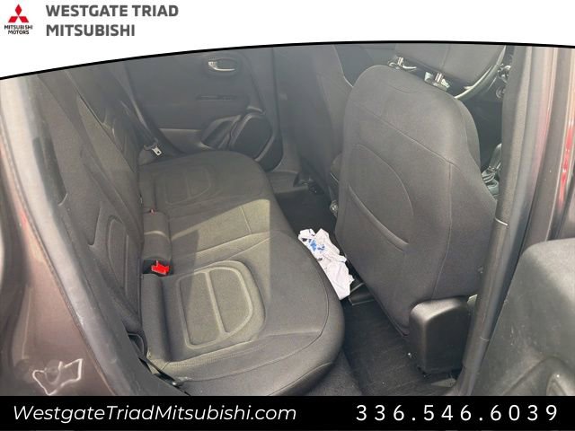 Used 2019 Jeep Renegade Latitude image 9