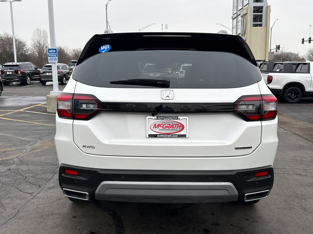 Certified 2025 Honda Pilot Touring image 10