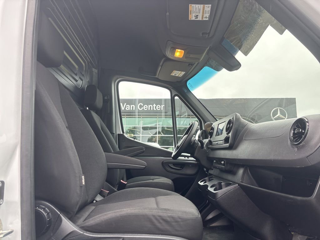 Used 2024 Mercedes-Benz Sprinter 2500 image 21