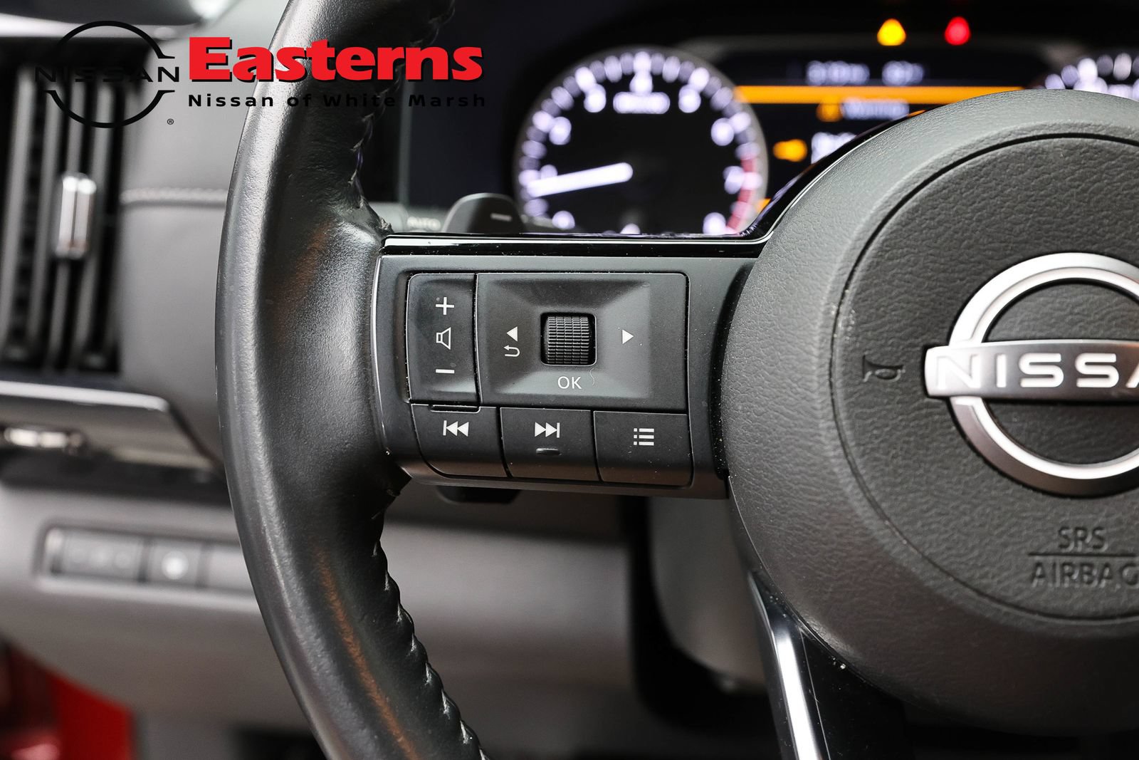 Used 2023 Nissan Pathfinder SV AWD/4WD image 15