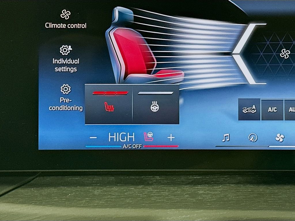 New 2026 BMW 330i xDrive Sedan w/ Convenience Package image 27