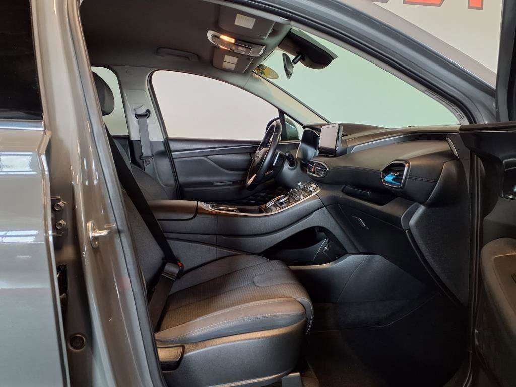 Used 2023 Hyundai Santa Fe SEL image 13