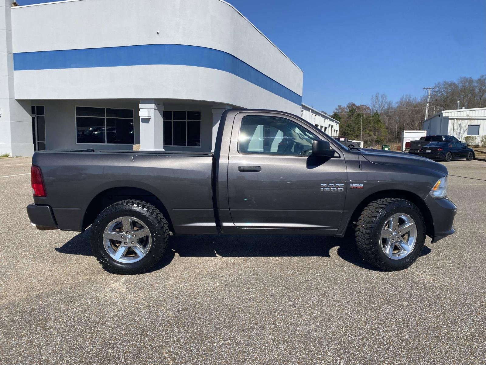 Used 2017 RAM 1500 Express image 8
