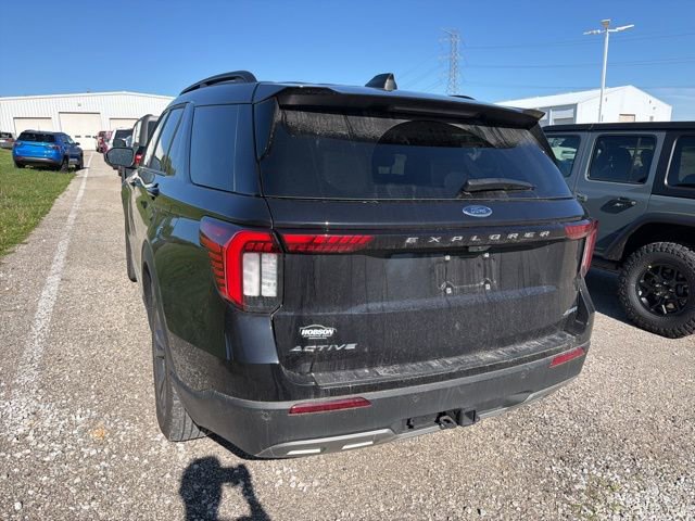 Used 2025 Ford Explorer Active w/ Active Comfort Package image 5