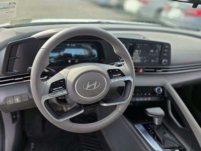 Certified 2025 Hyundai Elantra Sport image 18