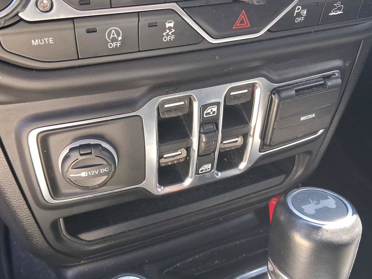 Used 2021 Jeep Wrangler Unlimited Sahara AWD/4WD image 19
