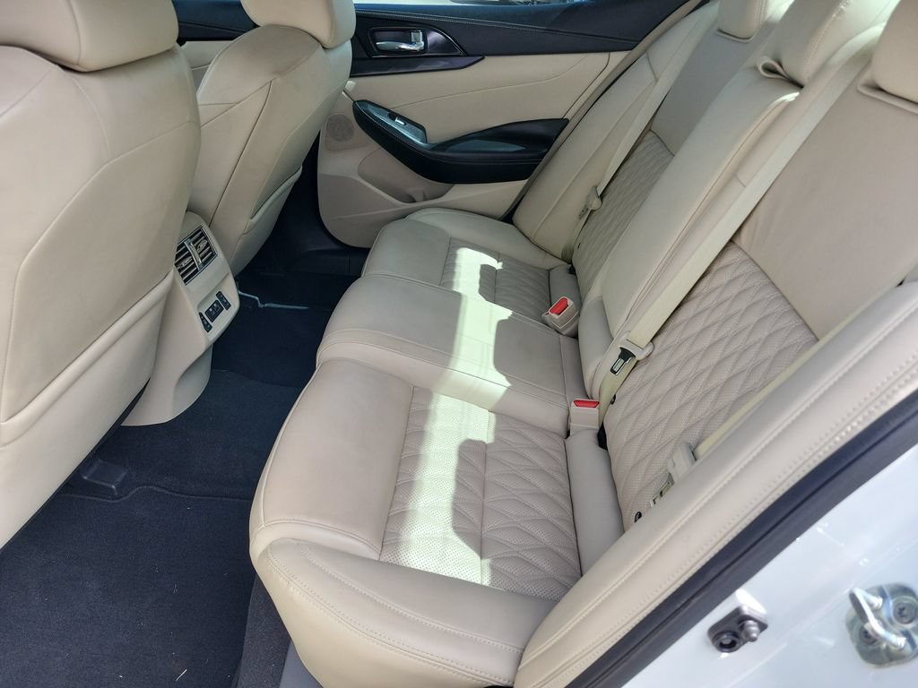 Used 2023 Nissan Maxima Platinum w/ Sport Mat Group FWD image 13