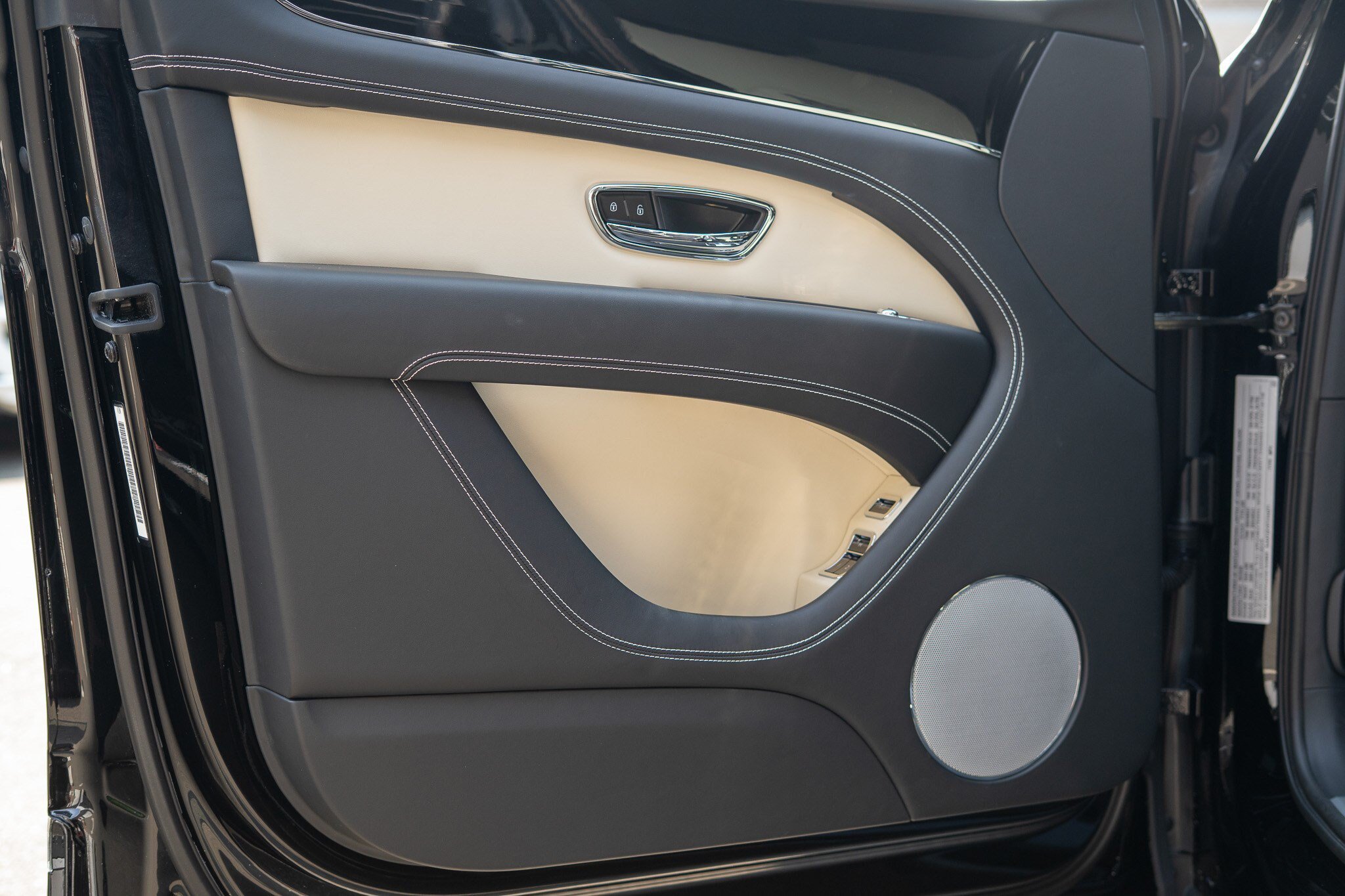New 2026 Bentley Bentayga AWD/4WD image 13