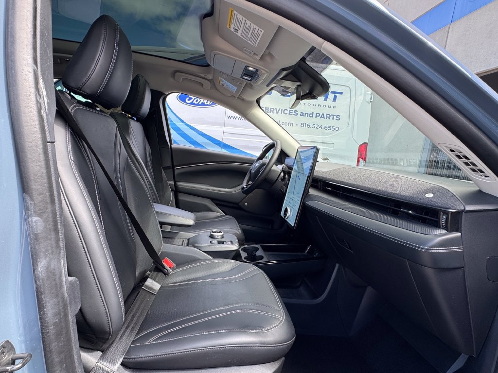 Used 2023 Ford Mustang Mach-E Premium AWD/4WD image 30