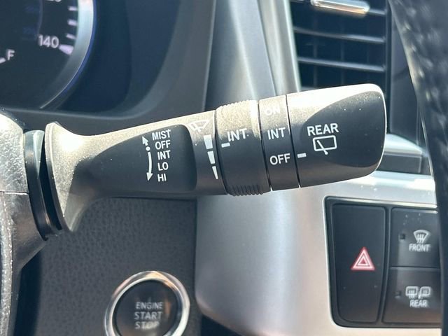 Used 2017 Toyota Highlander Limited image 32