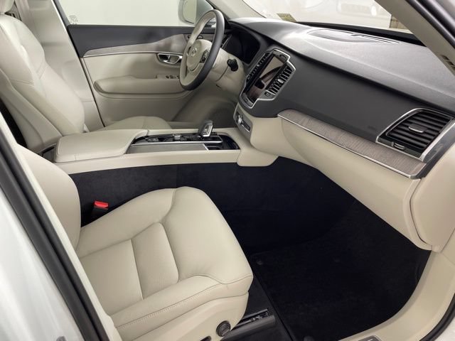 Certified 2025 Volvo XC90 T8 Plus w/ Protection Package Premier AWD/4WD image 42
