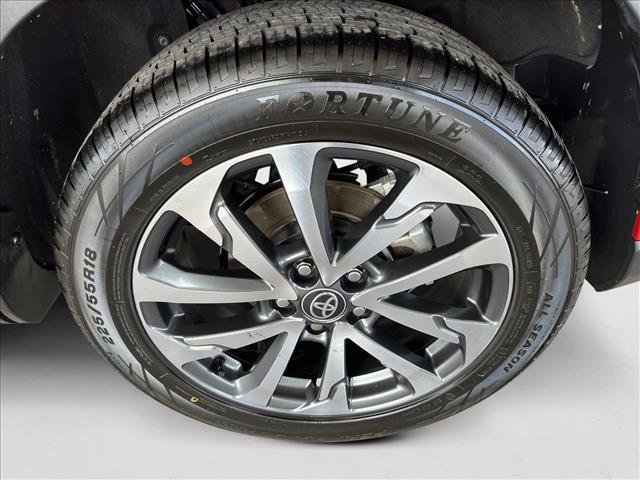 Used 2023 Toyota Corolla Cross XLE image 17