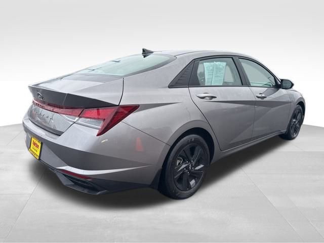 Used 2022 Hyundai Elantra SEL image 7