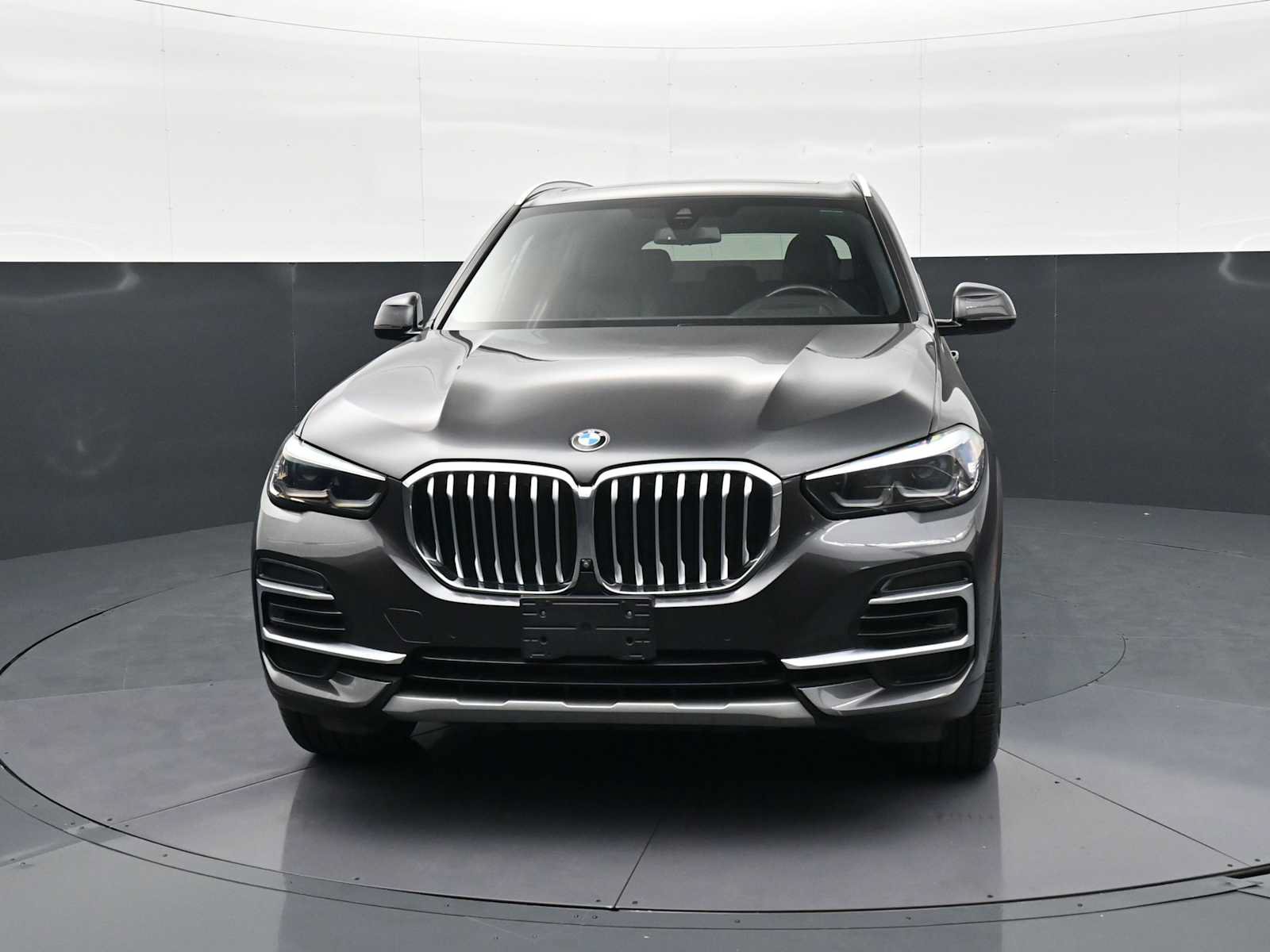 Used 2023 BMW X5 xDrive40i AWD/4WD image 2