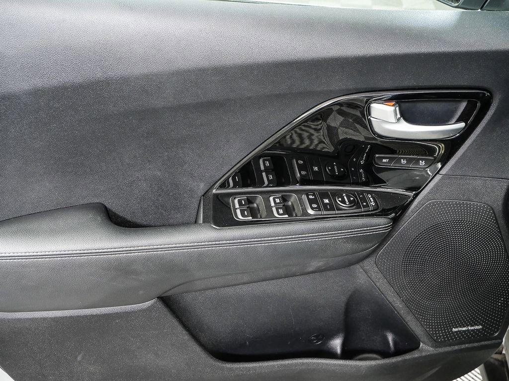 Used 2019 Kia Niro EX Premium FWD image 6