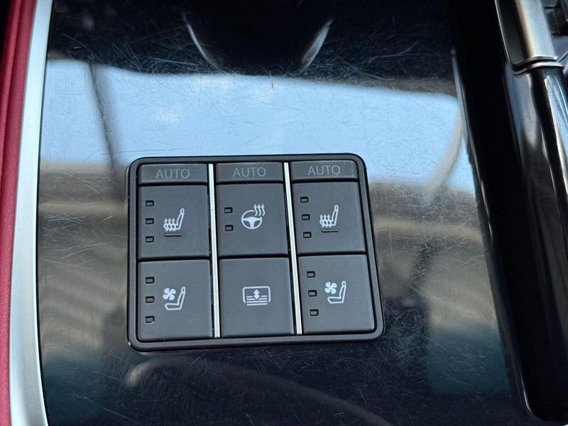 Used 2023 Lexus LS 500 F Sport w/ Accessory Package (Z2) AWD/4WD image 17