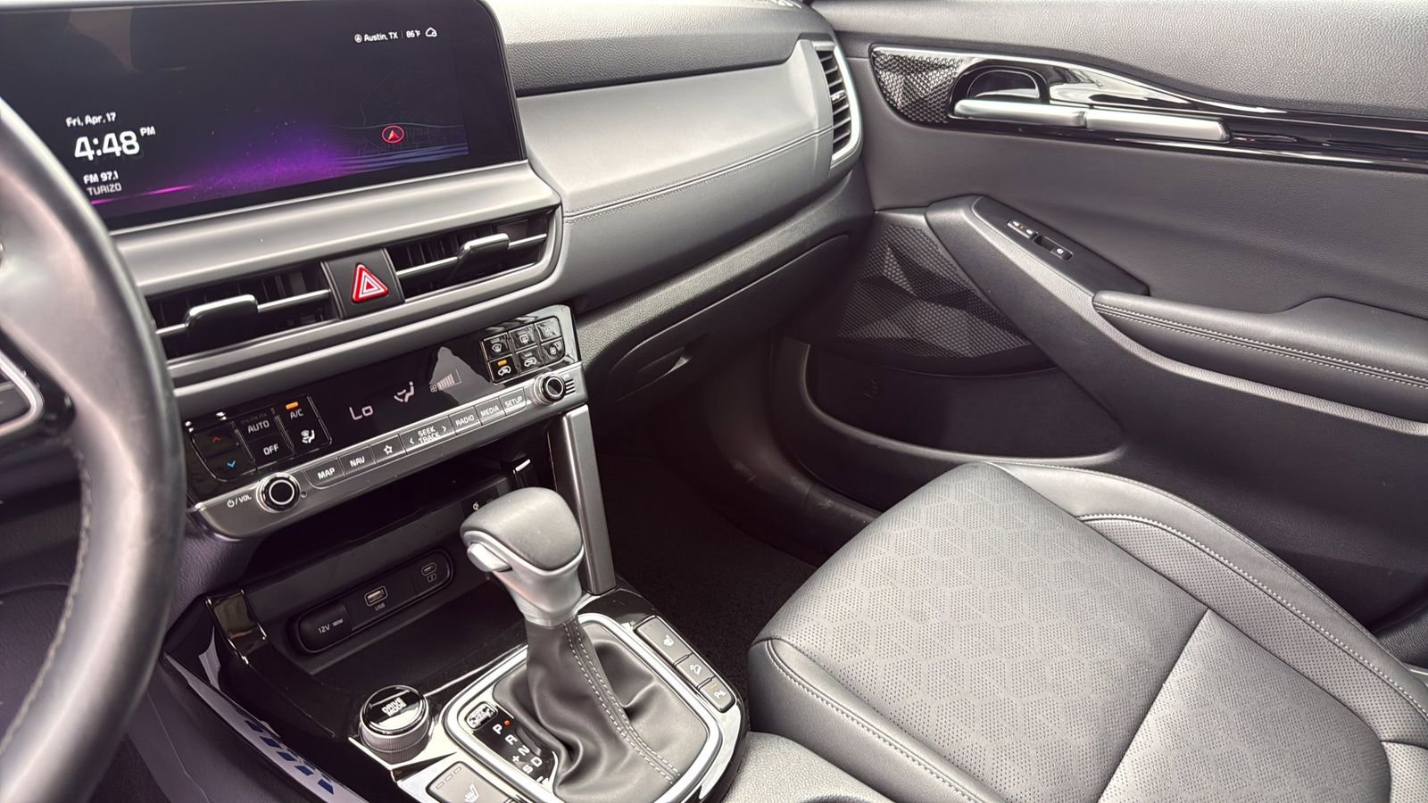 Used 2025 Kia Seltos EX w/ EX Sunroof Package FWD image 19