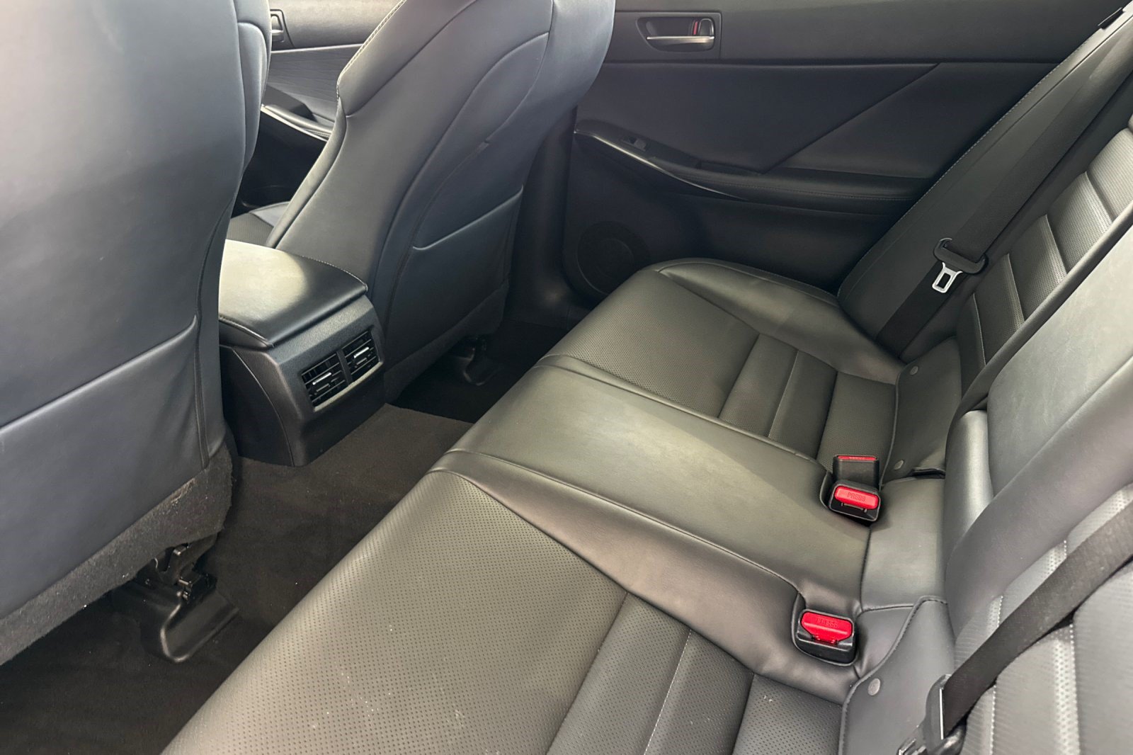 Used 2024 Lexus IS 350 F Sport RWD image 15
