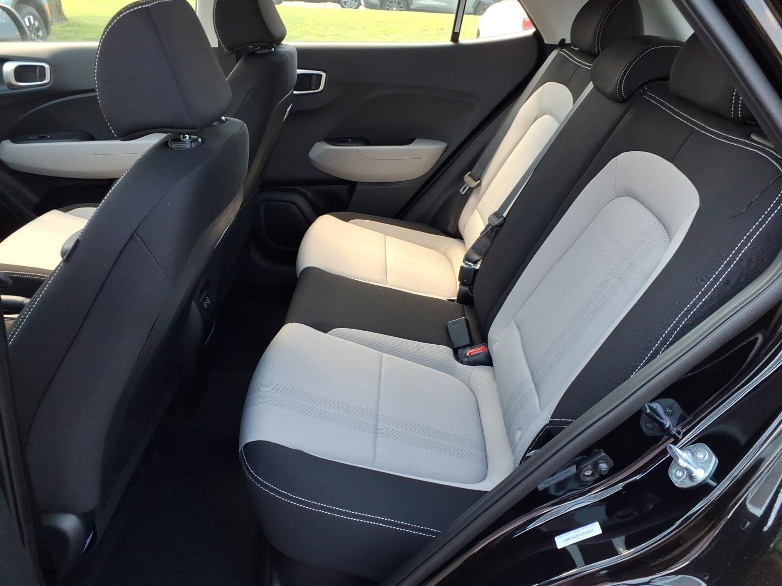 New 2026 Hyundai Venue SEL FWD image 7