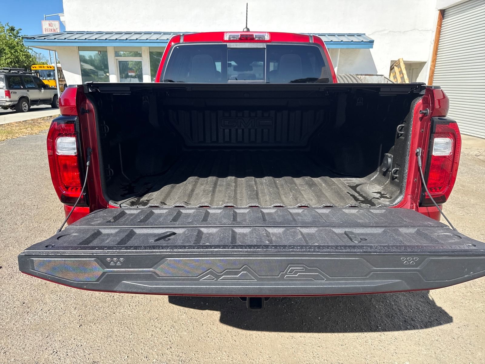 Used 2025 GMC Canyon Denali image 23