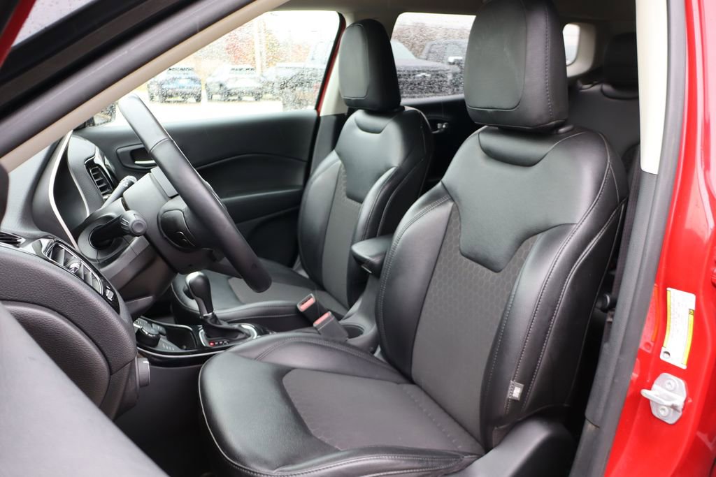 Used 2020 Jeep Compass Latitude image 11