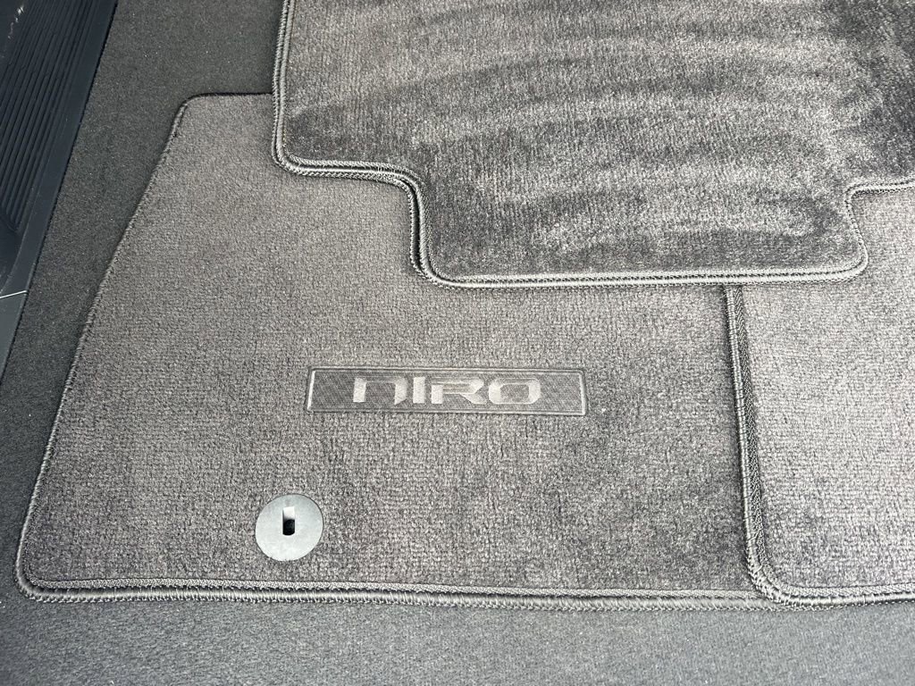 Certified 2024 Kia Niro EX image 12