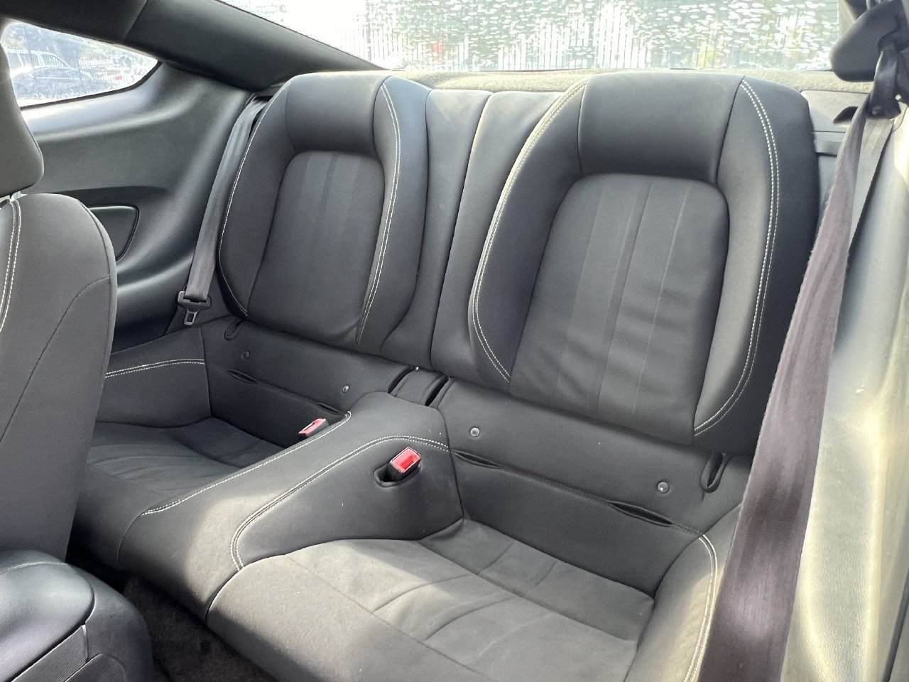 Used 2018 Ford Mustang Coupe RWD image 20