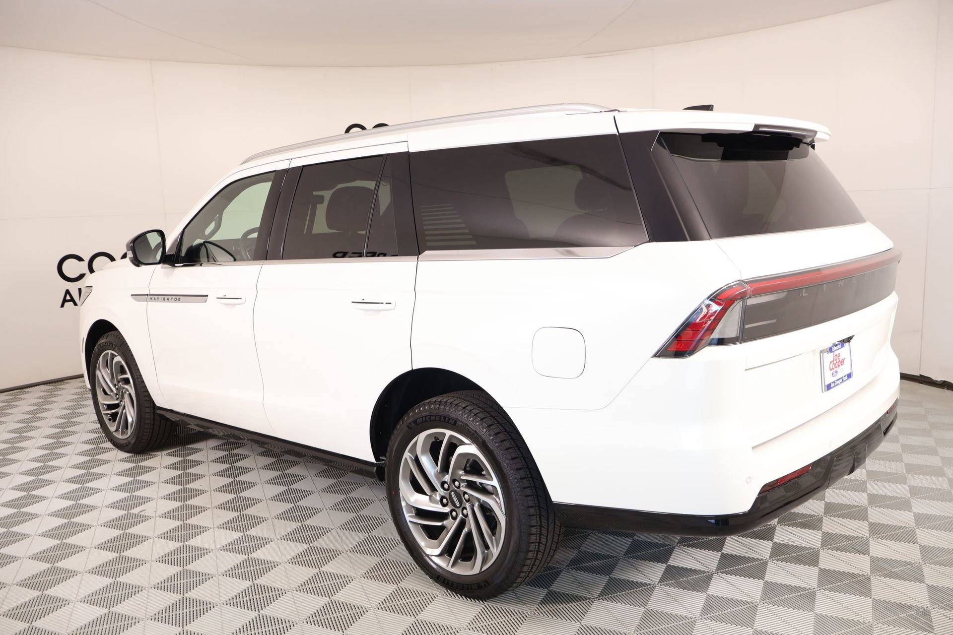 Used 2026 Lincoln Navigator Reserve AWD/4WD image 25