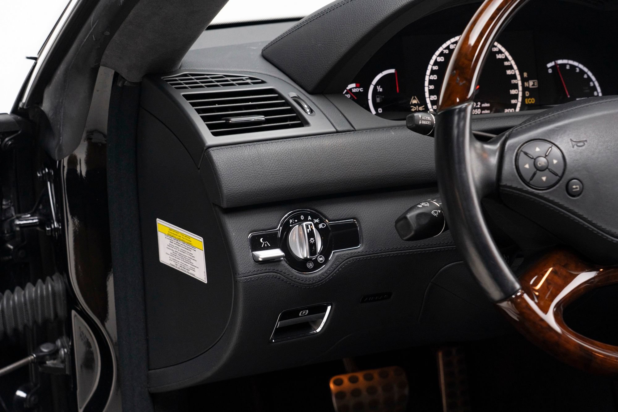 Used 2012 Mercedes-Benz CL 63 AMG image 24