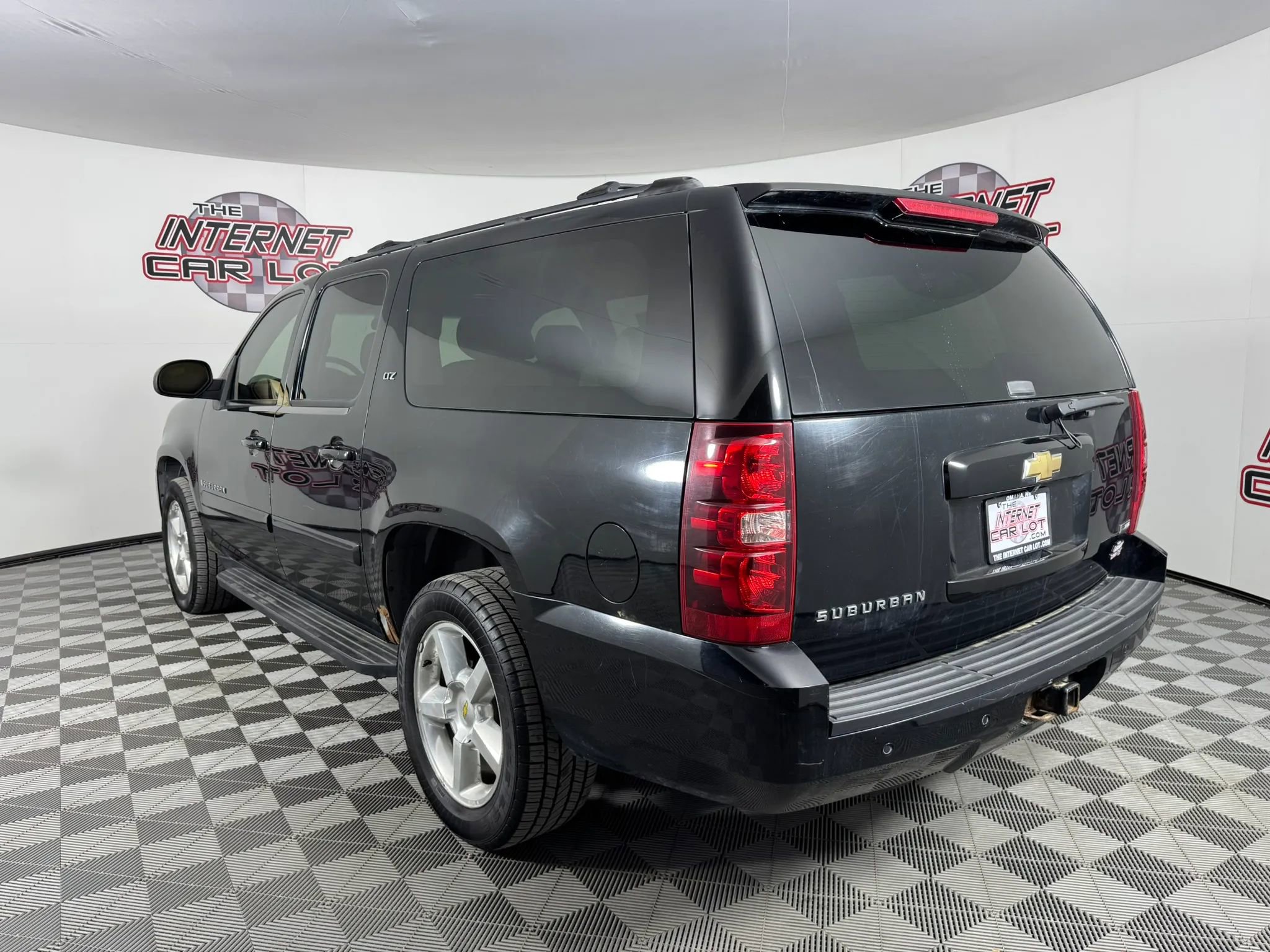 Used 2007 Chevrolet Suburban LTZ w/ LTZ Preferred Equipment Group AWD/4WD image 5
