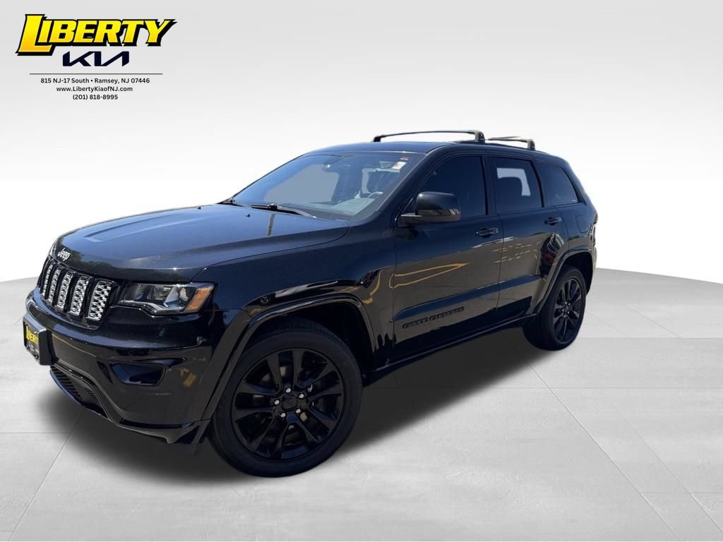 Used 2020 Jeep Grand Cherokee Altitude AWD/4WD image 3