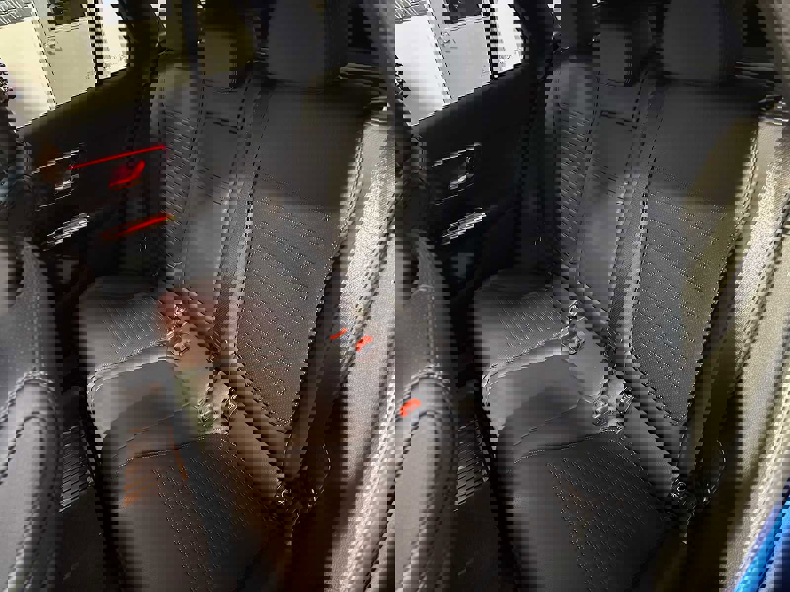 Used 2024 Mercedes-Benz GLC 300 4MATIC image 16