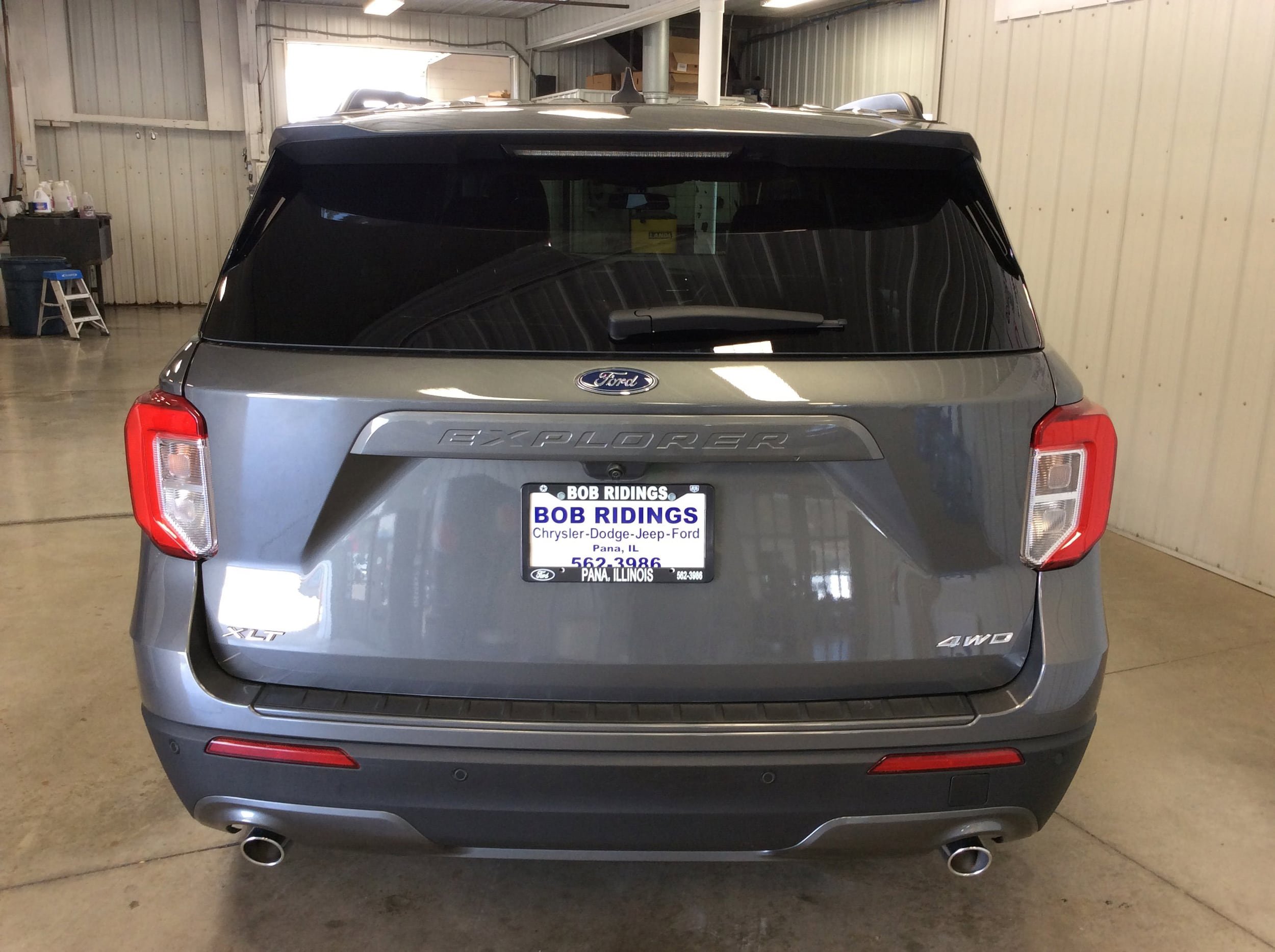 Used 2023 Ford Explorer XLT w/ Equipment Group 202A image 4