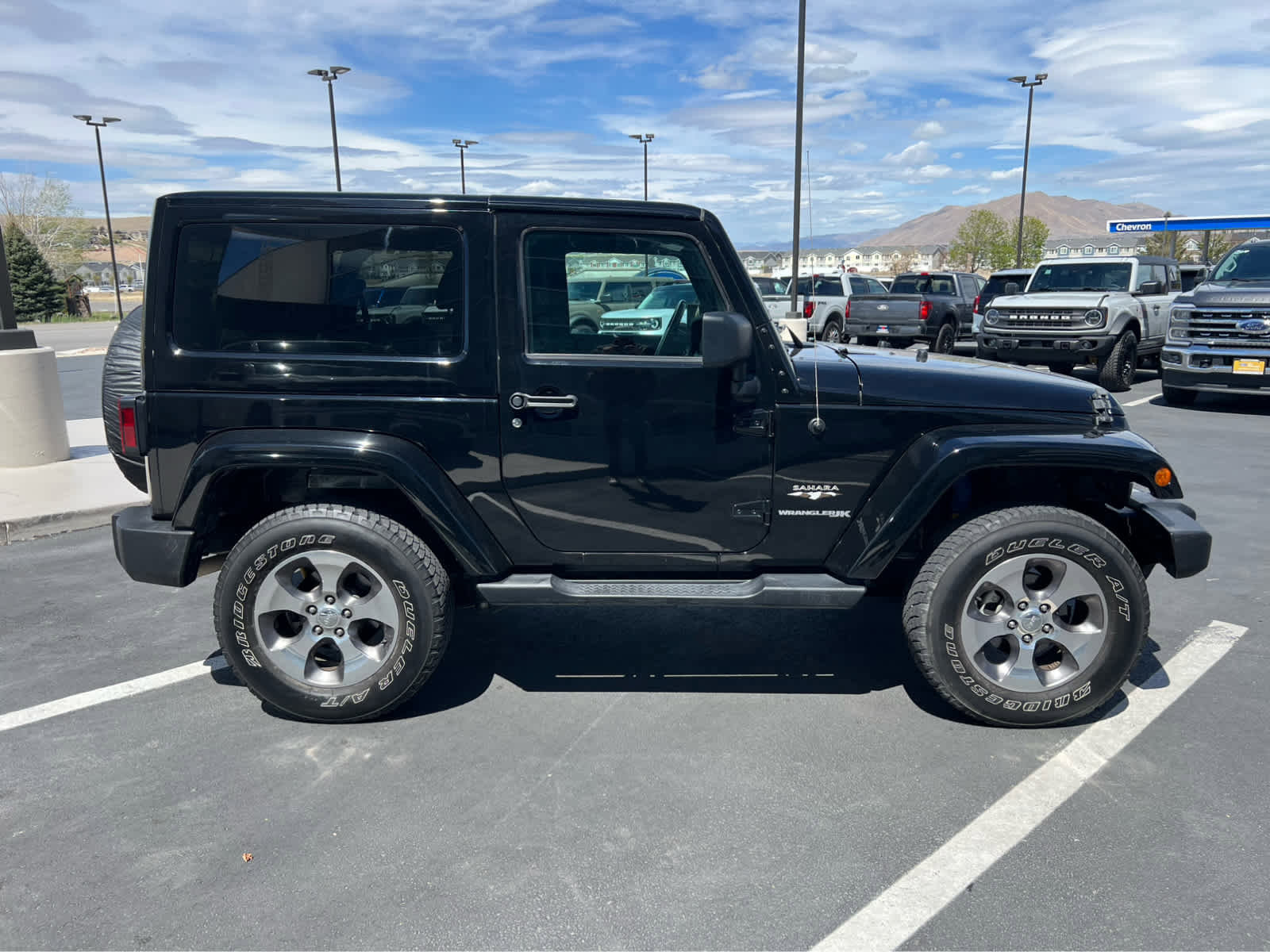 Used 2018 Jeep Wrangler Sahara w/ Connectivity Group image 6