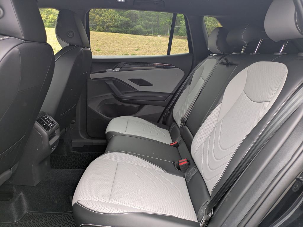 New 2026 Volkswagen Tiguan SE R-Line AWD/4WD image 13