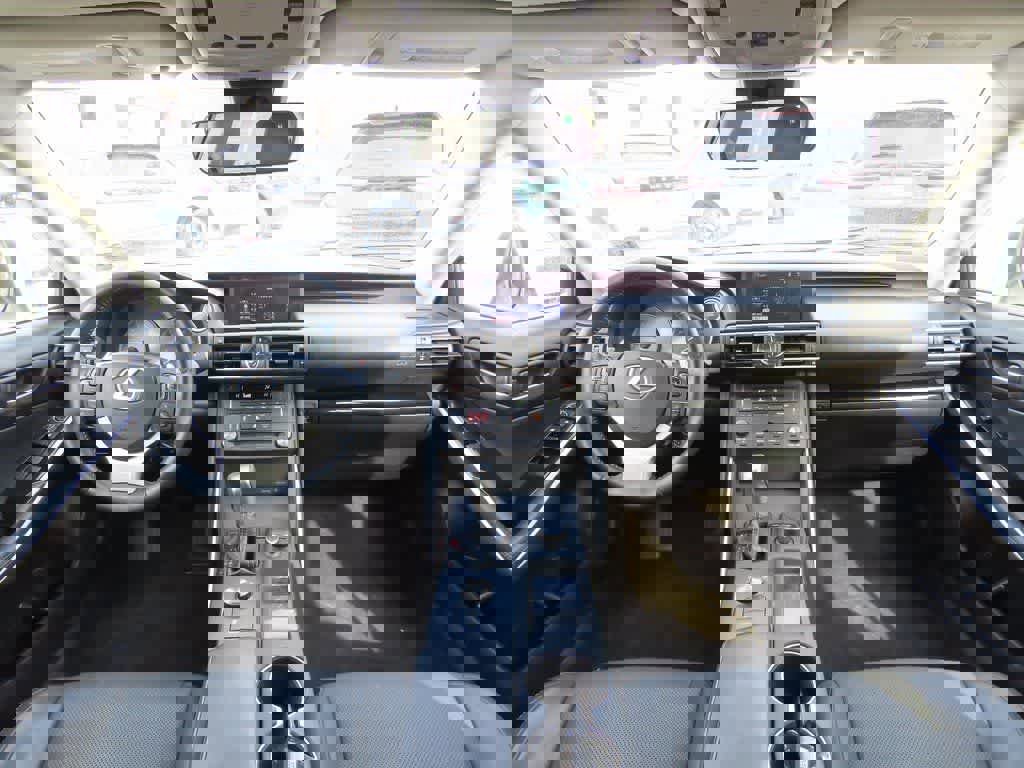 Used 2019 Lexus IS 300 image 16