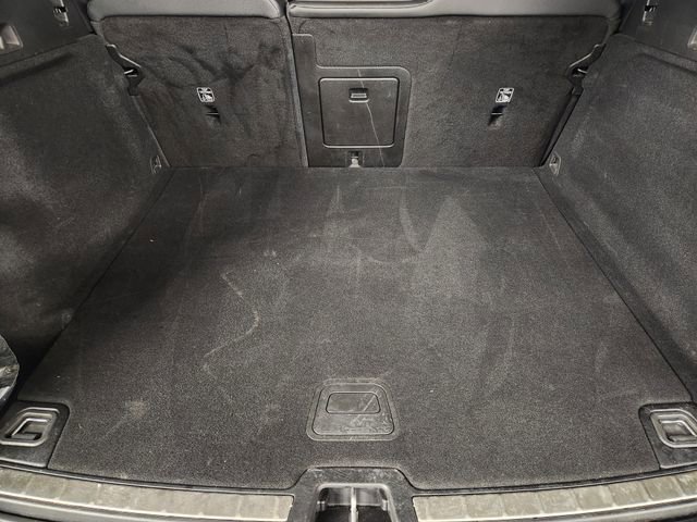 Used 2023 Volvo XC60 B5 Plus image 34