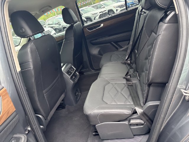 Used 2025 Volkswagen Atlas SE AWD/4WD image 19
