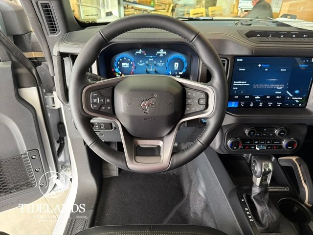 New 2025 Ford Bronco Badlands w/ Sasquatch Package AWD/4WD image 16