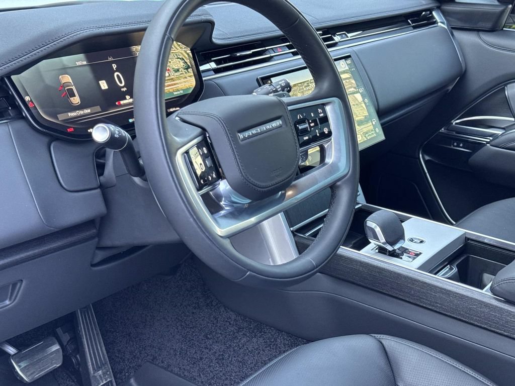 Used 2025 Land Rover Range Rover Long Wheelbase SE AWD/4WD image 22