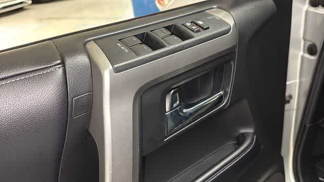 Used 2018 Toyota 4Runner SR5 RWD image 12
