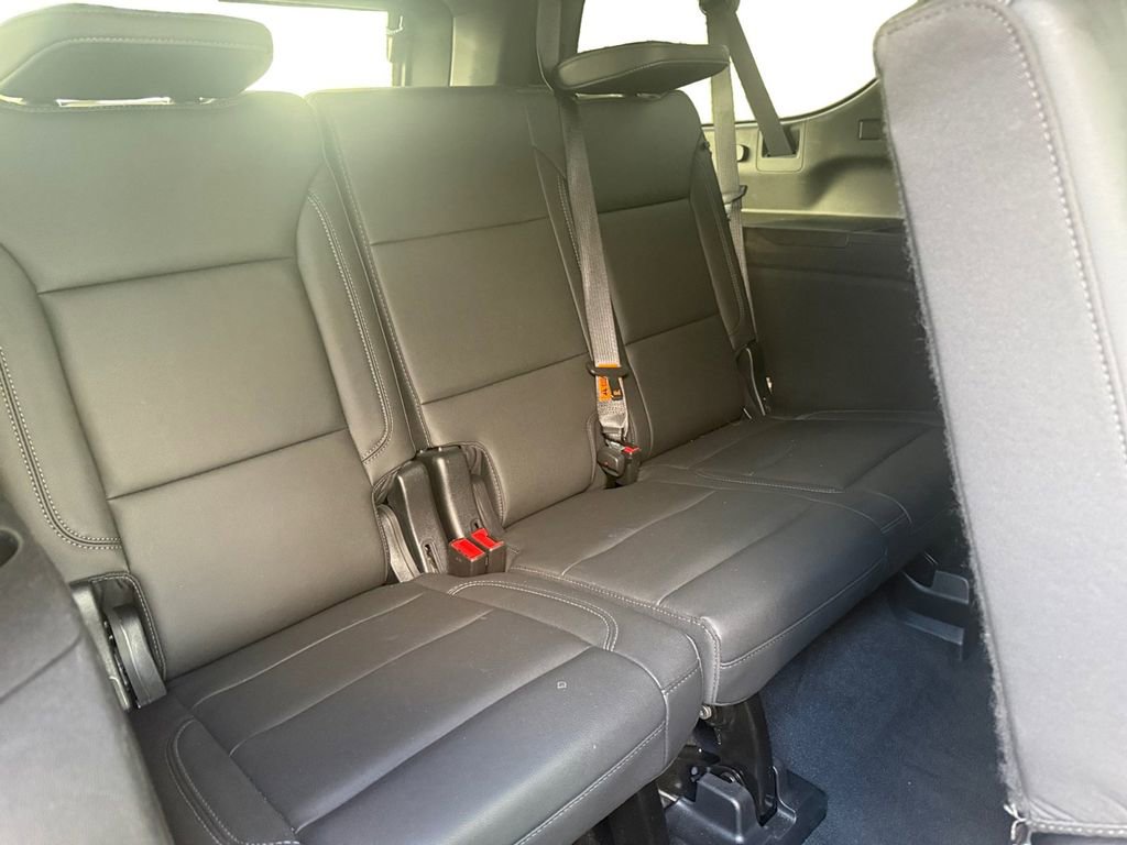 Used 2022 Chevrolet Suburban LT w/ Luxury Package image 20
