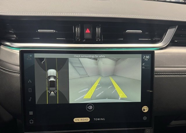 Used 2024 Jaguar F-PACE R-Dynamic S image 19